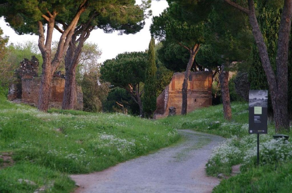 Ferienwohnung Loft Con Giardino In Zona Appia Antica Rom Exterior foto